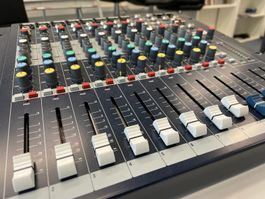 Soundcraft EPM8 8-Kanal-Mischpult