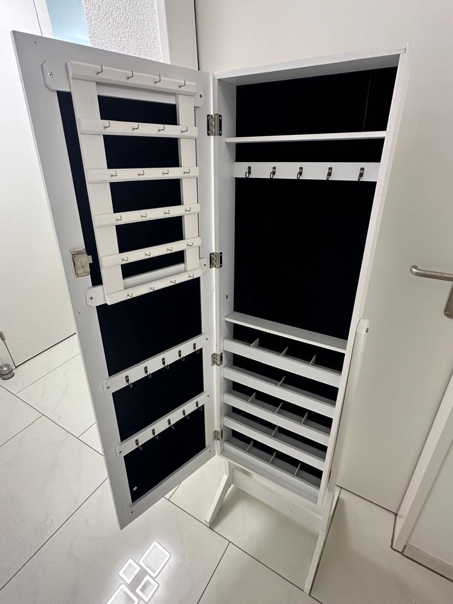 Armadietti a specchio: Tectake Schmuckschrank mit Spiegel  – Usato da hochdorf venduto da tariq1 2