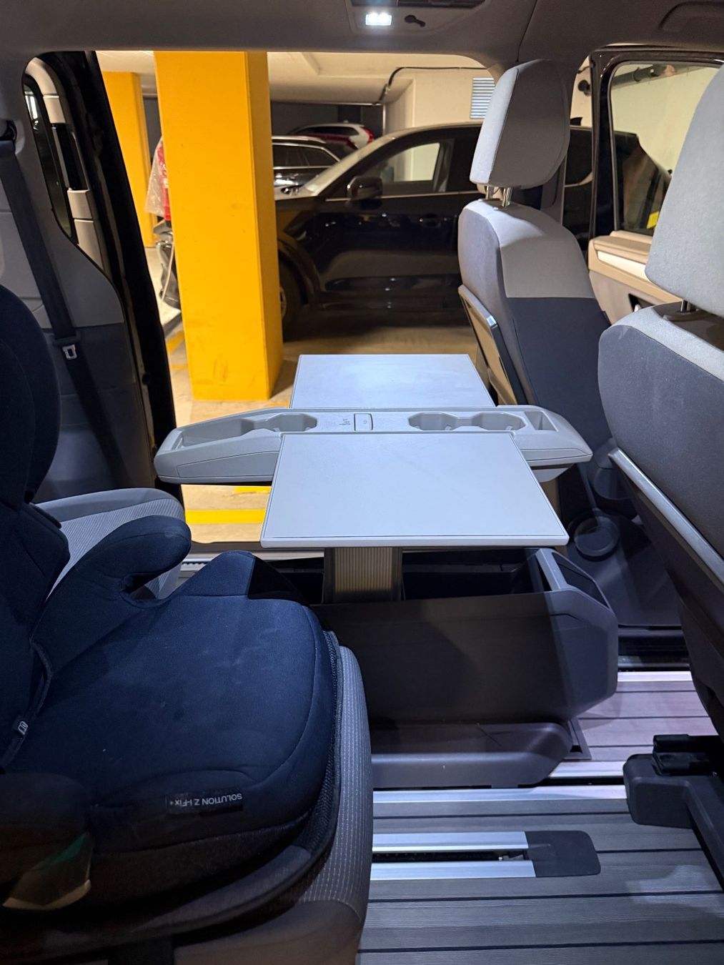VW Autos: T7 Multivan lang – D'occasion à Henggart par Klebstoff 3