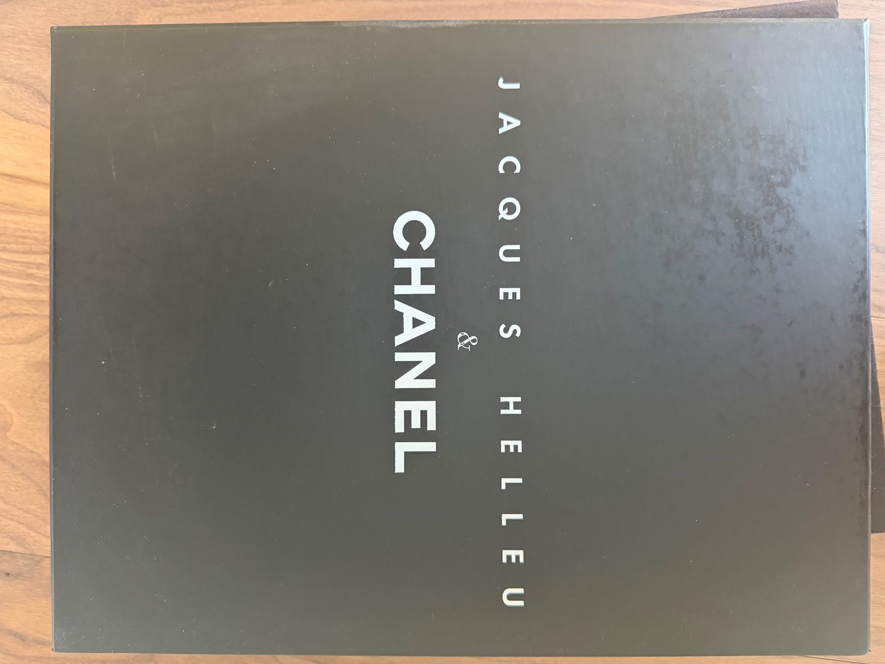 Libri: CHANEL Table Book – Usato da Thalwil venduto da MCF_privat