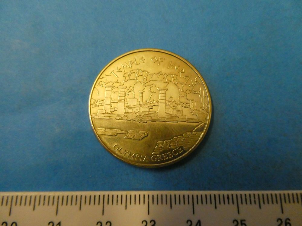 Ägyptische Glücksmünze – 40 Mm, Goldfarben, Motiv Sonnengott & Pyramide, Sammlerstück