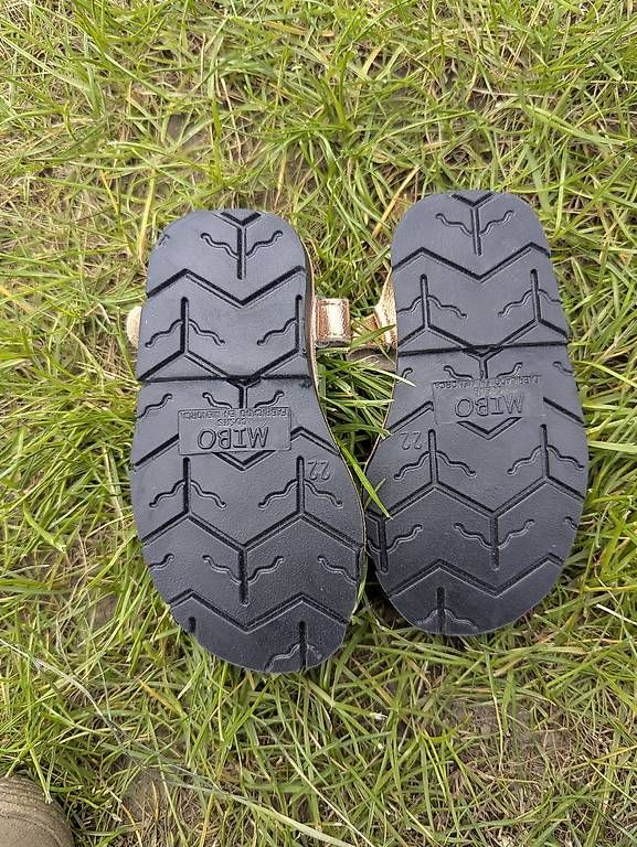 Scarpe per ragazze: Glitzersandalen Grösse 22 – Nuovo (secondo la descrizione) da Winznau venduto da Ajonjoli05 1
