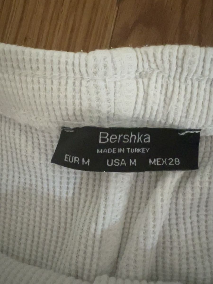 Bershka Top: Bershka Set – Nuovo (secondo la descrizione) da Bern venduto da lea_wf9x 3