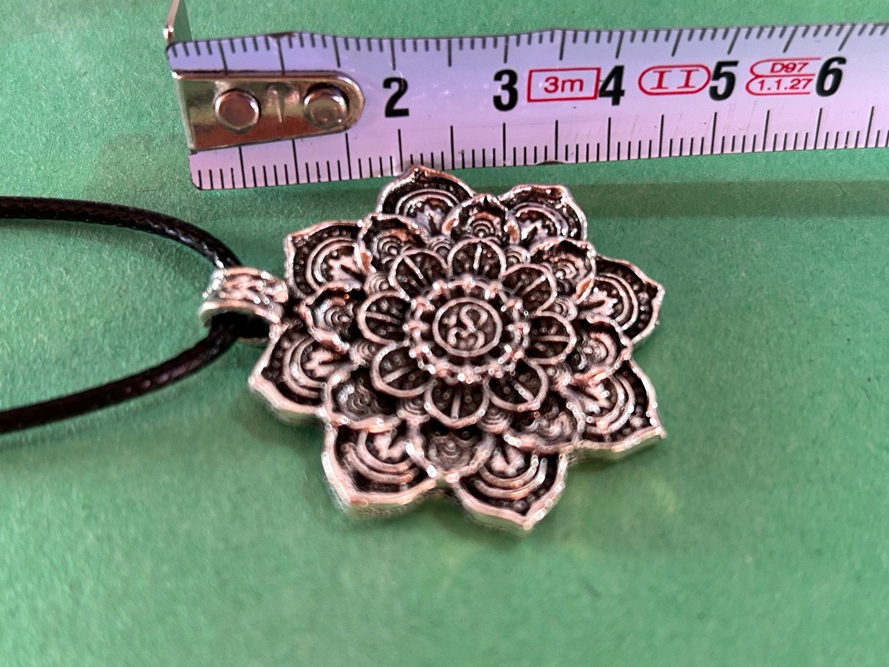 Ciondoli: Kette Lotusblüte "OM" FLOWER – Nuovo (secondo la descrizione) da Dittingen venduto da Bellevista 7