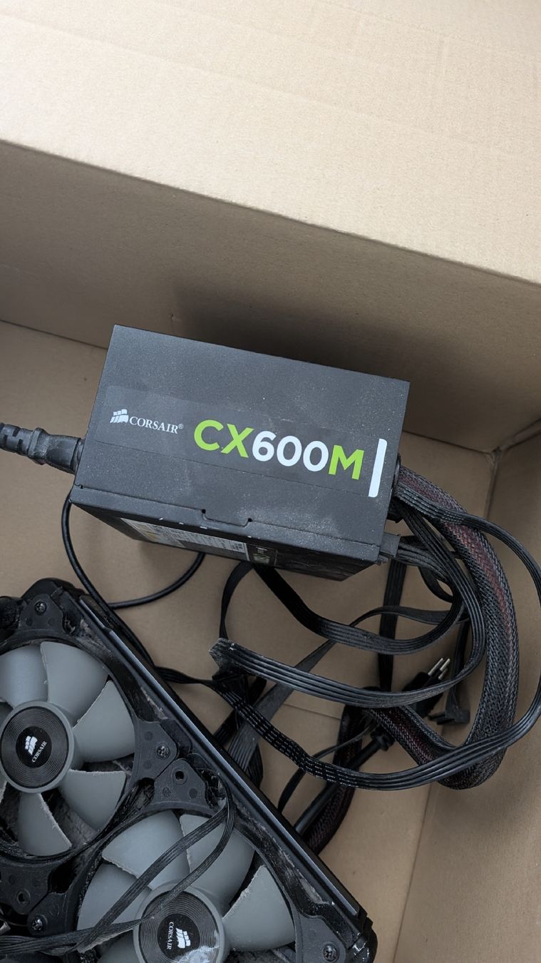 PC: Corsair 600W Netzteil – Usato da Heimberg venduto da Ashu
