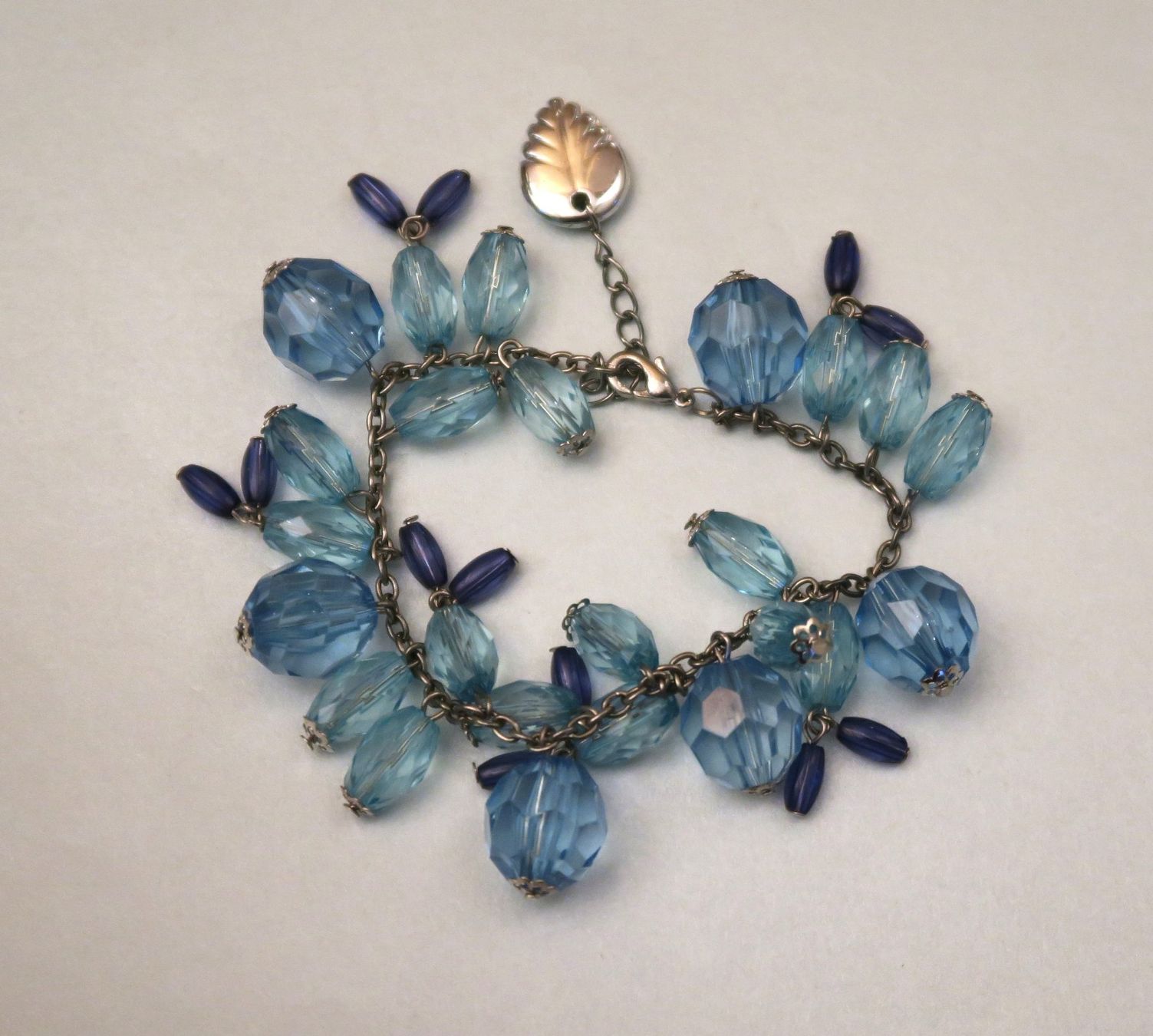 Bracciali & Braccialetti: Armkette hellblau – Usato da Brittnau venduto da marlenestone