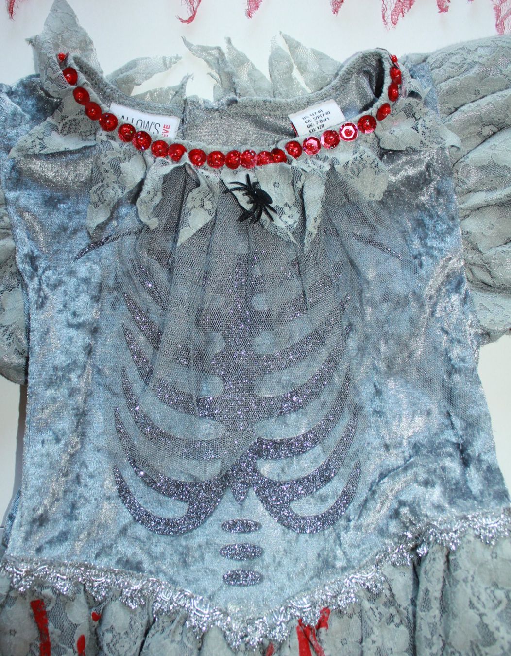 Costumi: Costume squelette / Skelett t. 7 - 8 ans – Usato da Peseux venduto da CoolShoping 4