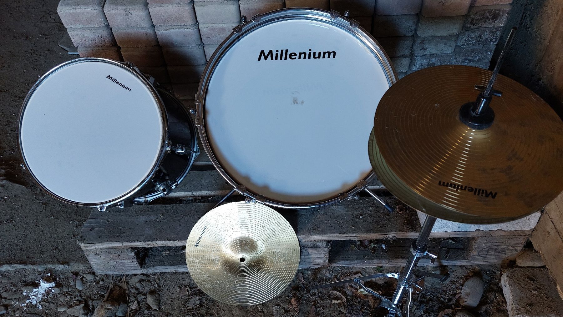 Instruments de musique: Congas Cosmic Percussion und Schlagzeug – Défectueux à Seedorf BE par Frinlin 4