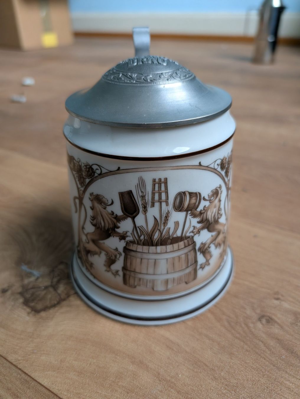 Bicchieri: Schöner Bierkrug mit Zinndeckel Calanda Bräu – Usato da Trimmis venduto da GianlucaB 1