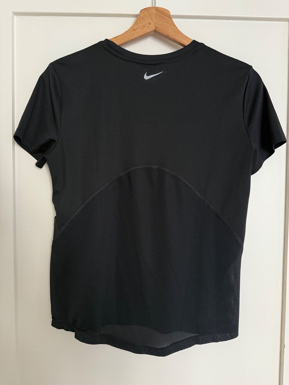 Nike T-shirt: T-shirt Nike – Nuovo (secondo la descrizione) da Bern venduto da Paramagurunathan 1