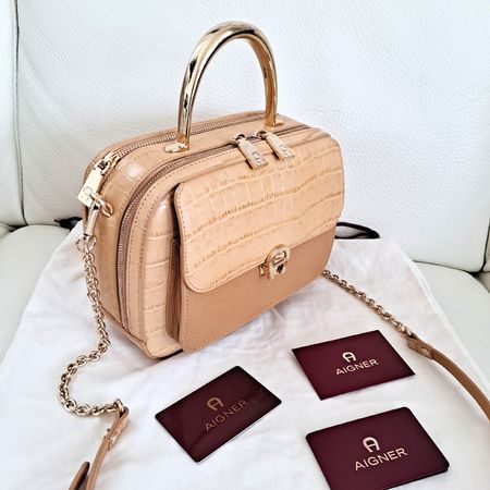Aigner Ledertasche Crossbody, Staubbeutel, neuwertig NP 614€