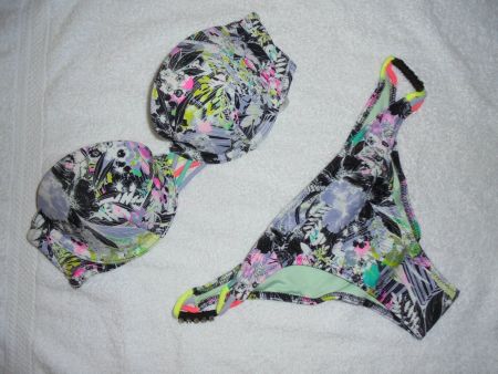 VICTORIA'S SECRET BIKINI GR. M / 75 B, MIT GLITZERSTEINCHEN.