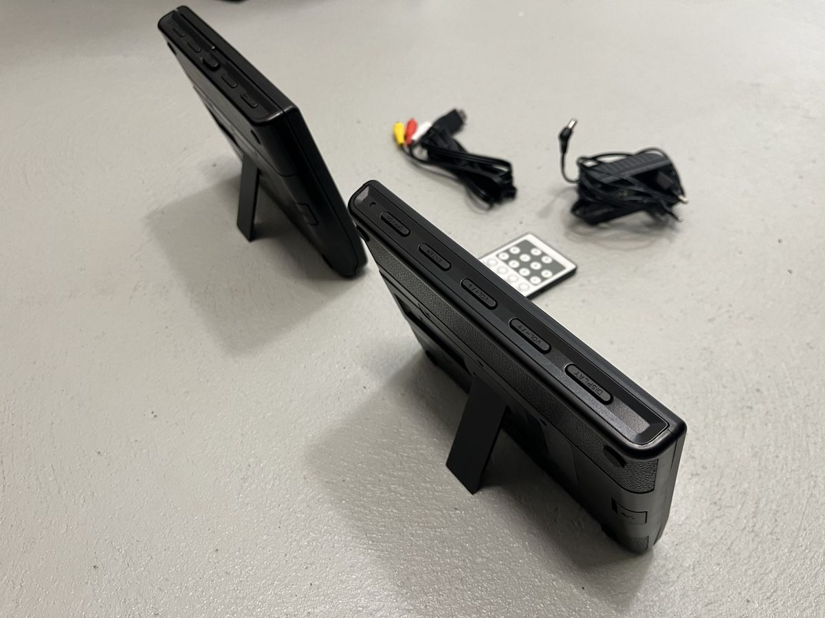 Lettore multimediale & Streamer: DVD-Player mit Kopfhörer und Autohalterung – Usato da Eich venduto da ray_df9k 5