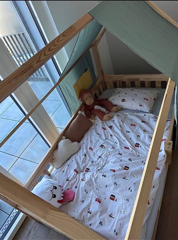 Lits: Kinderbett/ Hausbett – D'occasion à Adliswil par iva_qc9p 2