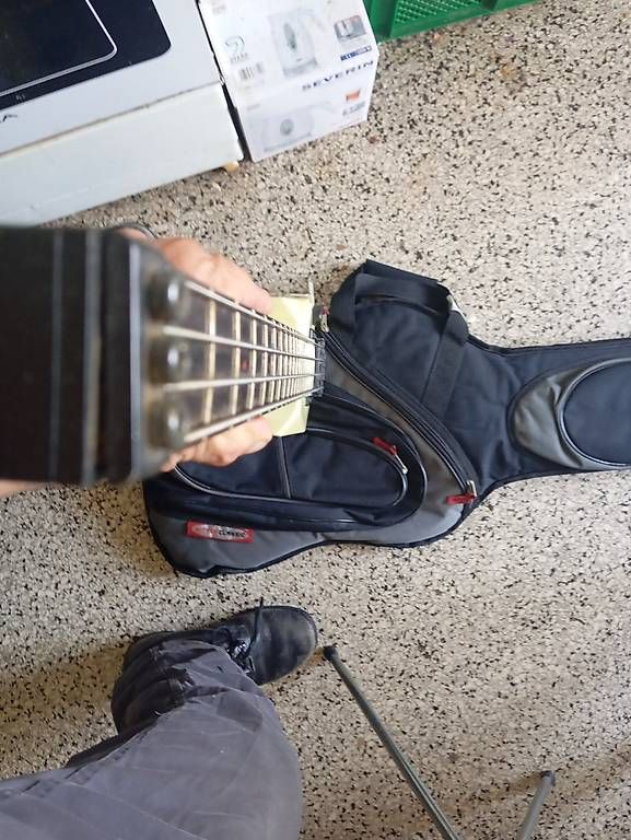 Strumenti musicali: 1986 Quantum Bass Japan – Usato da Basel venduto da Petergunn 3