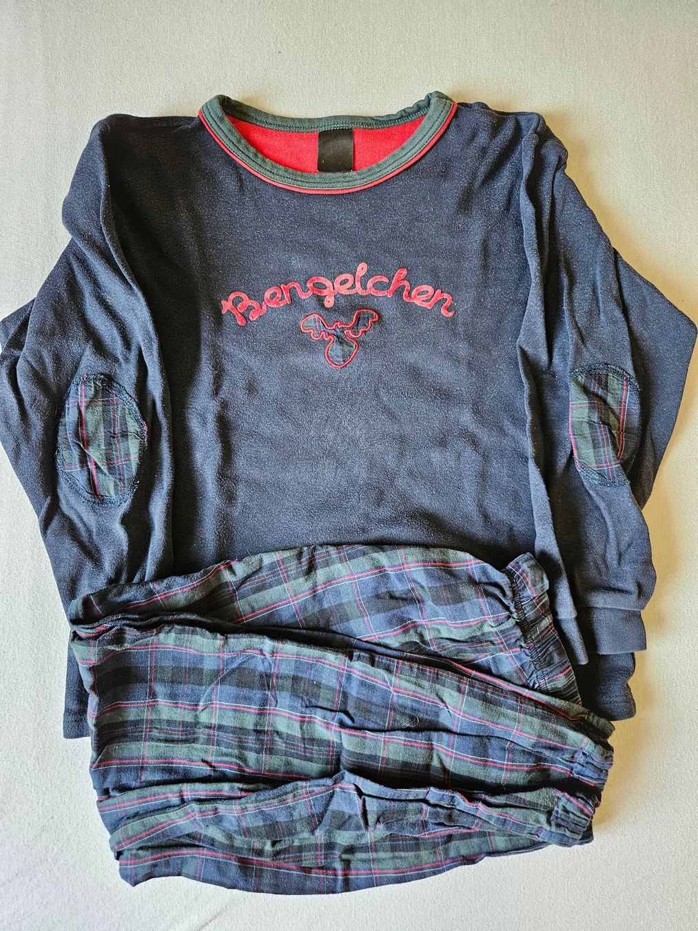 Pyjamas & Ähnliches: Langarm Pyjama ca. Gr. 98 / 104 Bengelchen – Gebraucht aus Unterengstringen von saraman