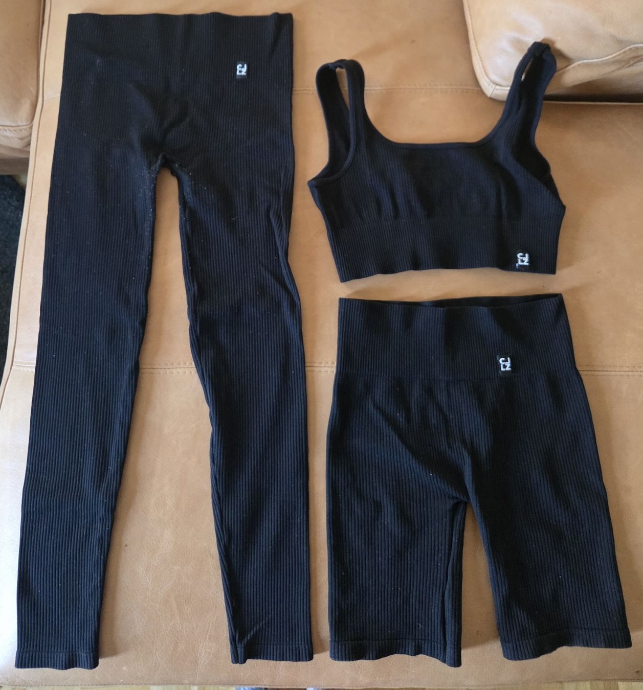Calzedonia Kleiderpakete: Sportset von Calzedonia – Gebraucht aus Sennhof (Winterthur) von Hirnschmadder-1