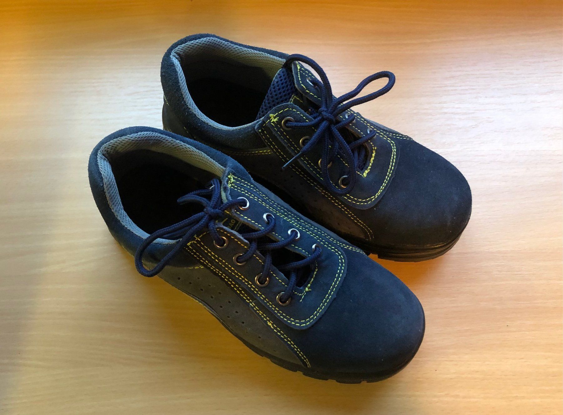 Scarpe da uomo: Arbeitsschuhe Grösse 41 – Nuovo (secondo la descrizione) da Buchs SG venduto da Handyman77 1