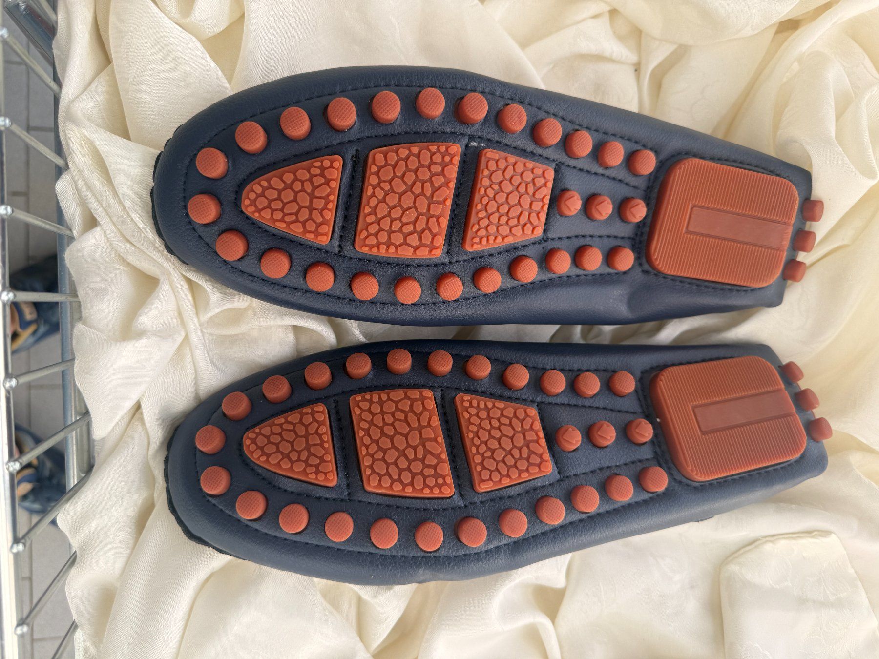 Scarpe da uomo: Blaue Slipper Schuhe, Größe 47 - NEU – Nuovo e nell'imballaggio originale da Vacallo venduto da cri_229f 2