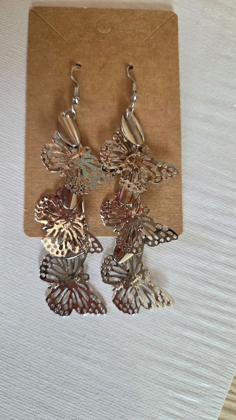 Orecchini pendenti & Orecchini a lobo: Ohrringe Modeschmuck  Boho Style silberfarben Schmetterling – Usato da Weggis venduto da Leeclipse