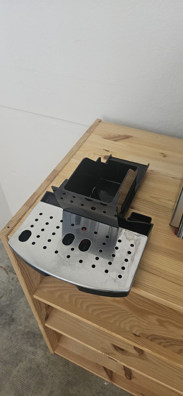 De'Longhi Macchine per caffè & Macchine per espresso: DeLonghi Magnifica S Silber Kaffeevollautomat – Usato da Biel-Benken BL venduto da JanFlu 3