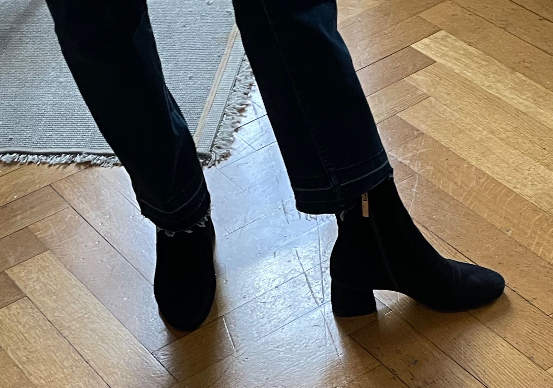 Damenschuhe: Stivaletti neri in camoscio – Gebraucht aus Lugano von lor_6rzk 1