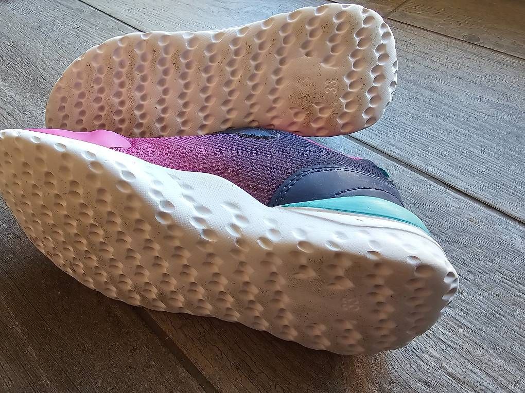 Scarpe per ragazze: Hallenturnschuhe, Grösse 33 – Usato da Niederweningen venduto da Reto_81 1