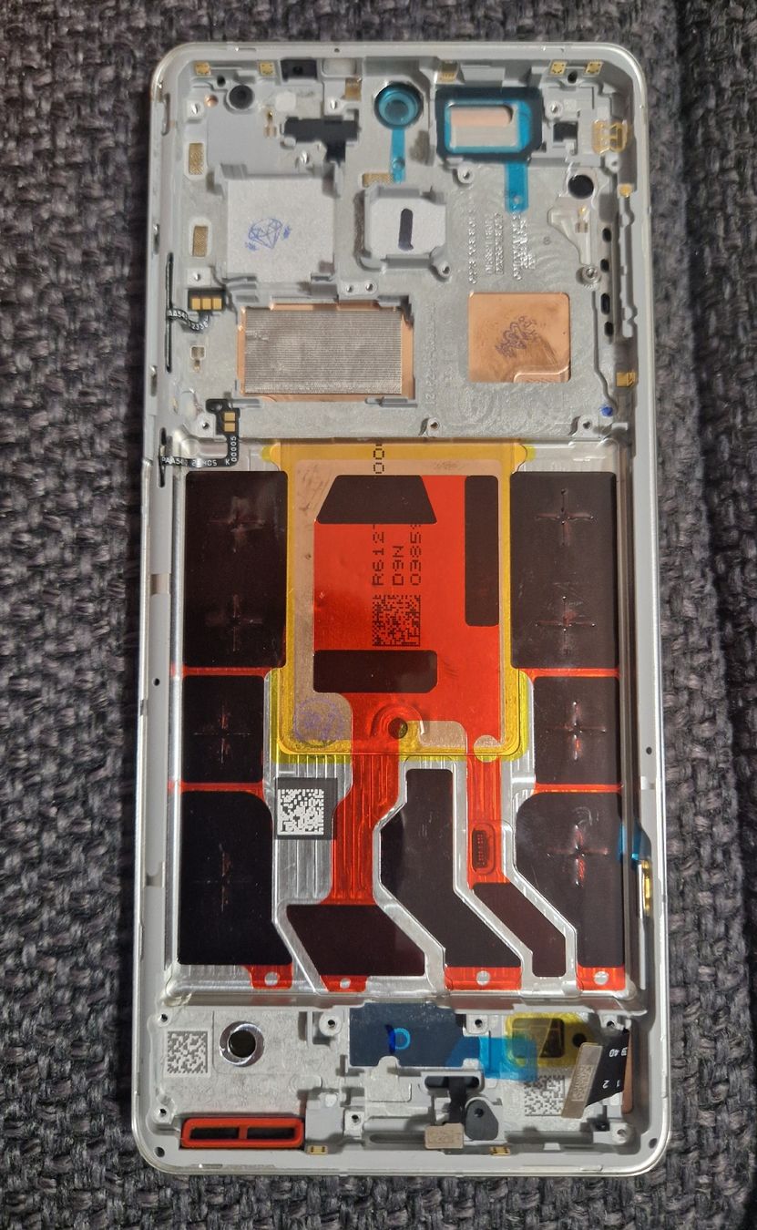 OnePlus Telefoni cellulari / Smartphones: Écran OnePlus 12 Amoled 6.8" – Nuovo (secondo la descrizione) da Peseux venduto da katja.vit