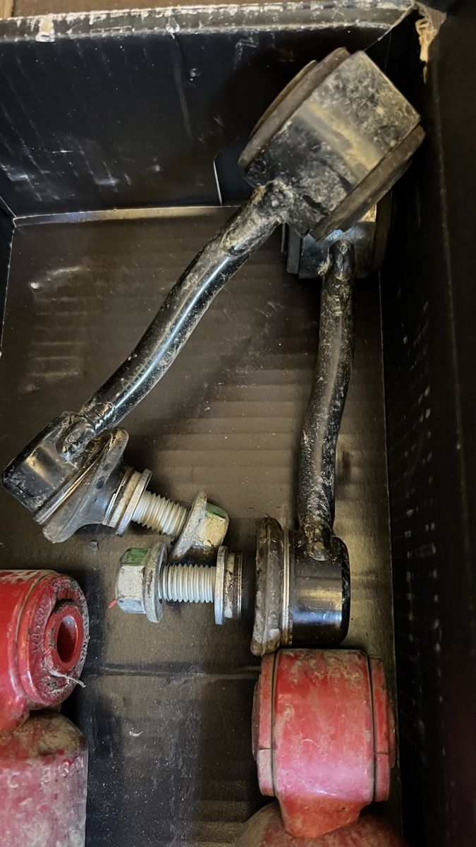 Jeep Tutti pezzi di ricambio auto: Vendo KIT rialzo Jeep Completo! – Usato da Brè sopra Lugano venduto da micheleschmid 8