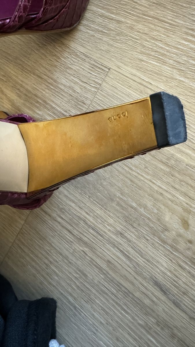 Gucci Scarpe da donna: GUCCI PYTHON MAGENTA TOP ZUSTAND – Usato da Horn venduto da FashionFlowerCh 4