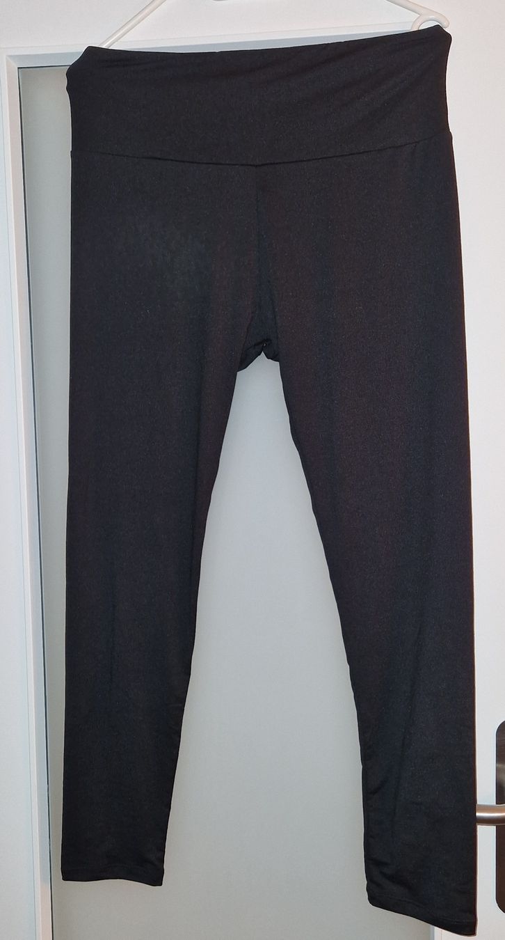Pantaloni: pantalon XL – Usato da Couvet venduto da Pioune