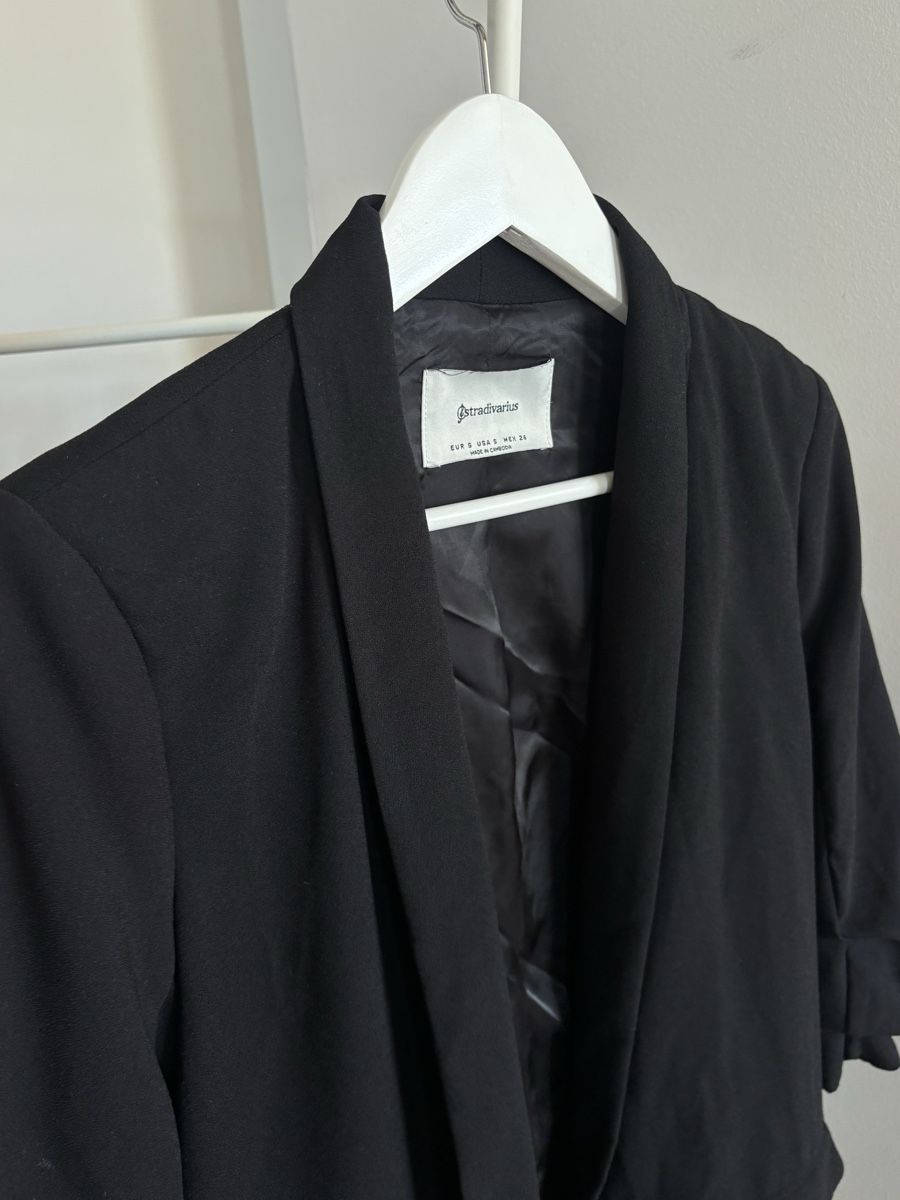Stradivarius Giacche: Stradivarius schwarzer Blazer mit gerafften Ärmeln - Size S – Usato da Basel venduto da AnninaD97 6