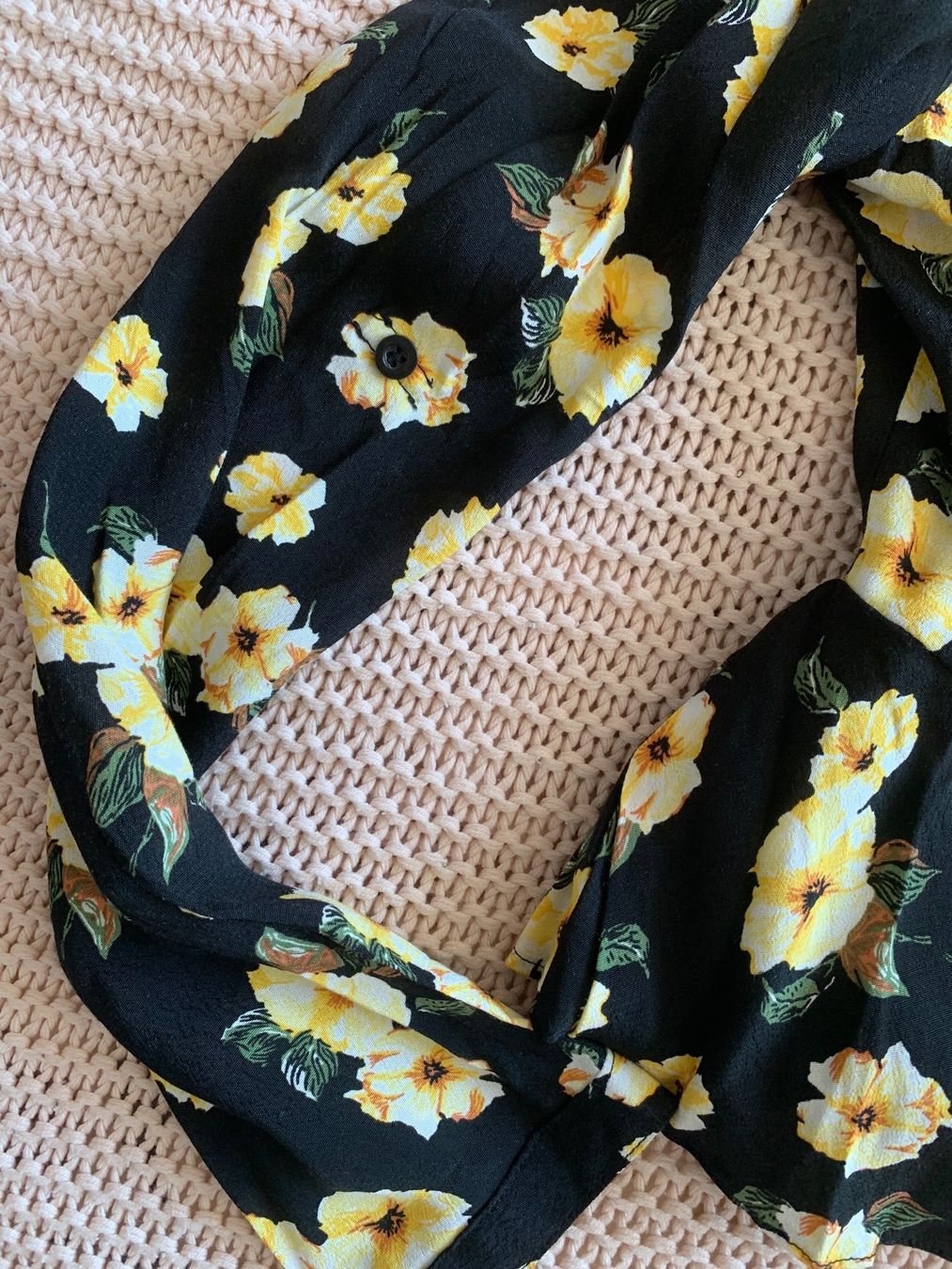 Tally Weijl Camicette: Chemisier noir fleuri – Usato da Montreux venduto da iza_peche8 1