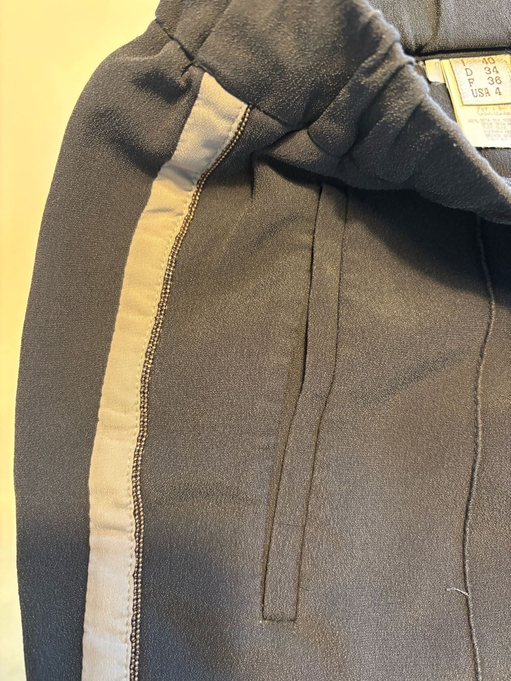 Brunello Cucinelli Pantaloni: Brunello Cucinelli  Seide Hosen gr.40(IT) – Usato da Eglisau venduto da SAM240186 4
