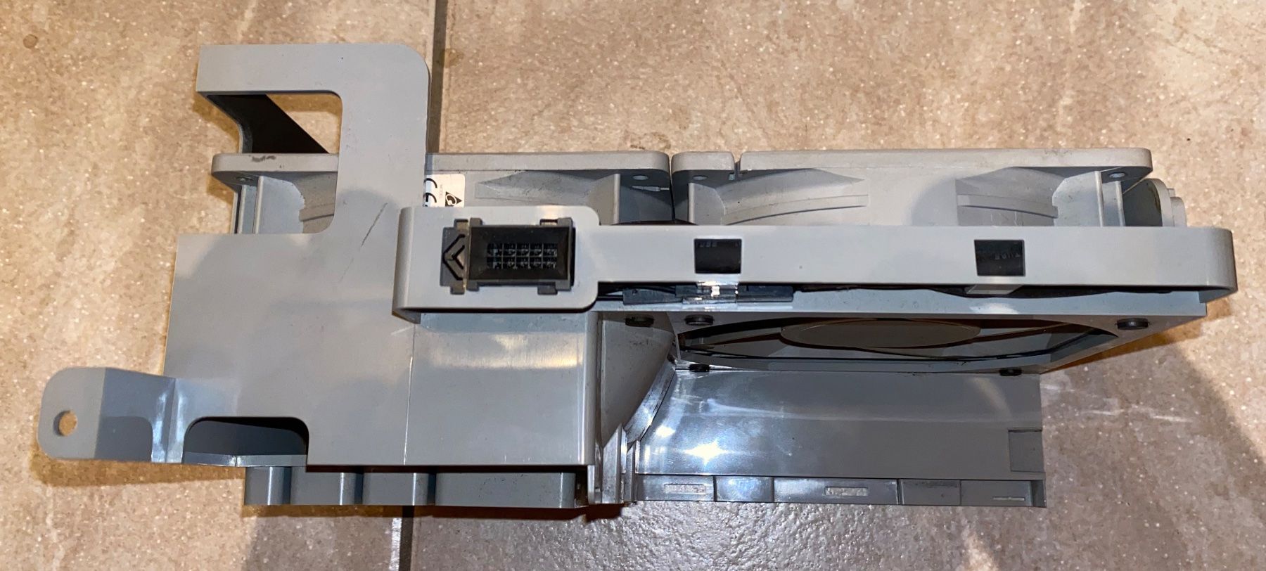 Apple PC: Mac Pro 1.1 - 3.1 Front Fan Unit – Usato da Unterengstringen venduto da NOISE 2