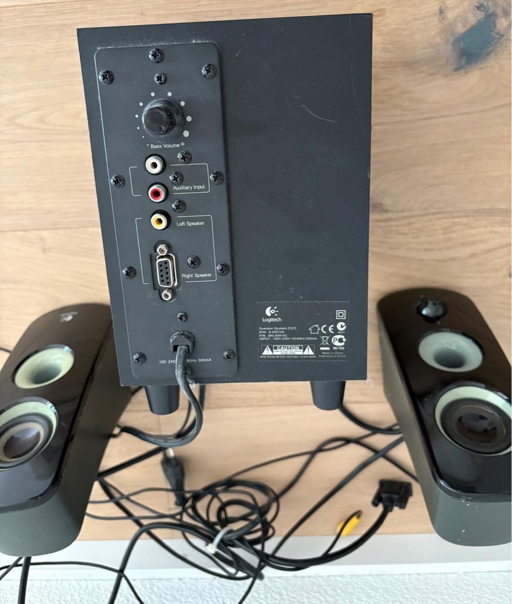 Logitech Haut-parleurs: Logitech Lautsprecher – D'occasion à Brunnen par eli_8ykg 1