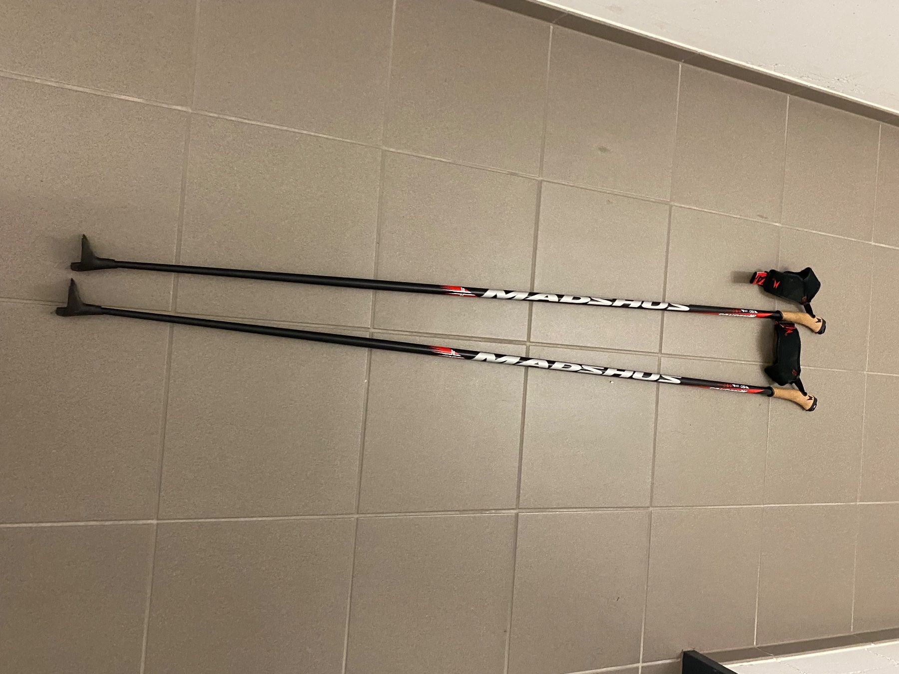 Madshus Bâtons de ski: MADSHUS Skating Stöcke - 150cm – D'occasion à Balzers par Gigga7 1