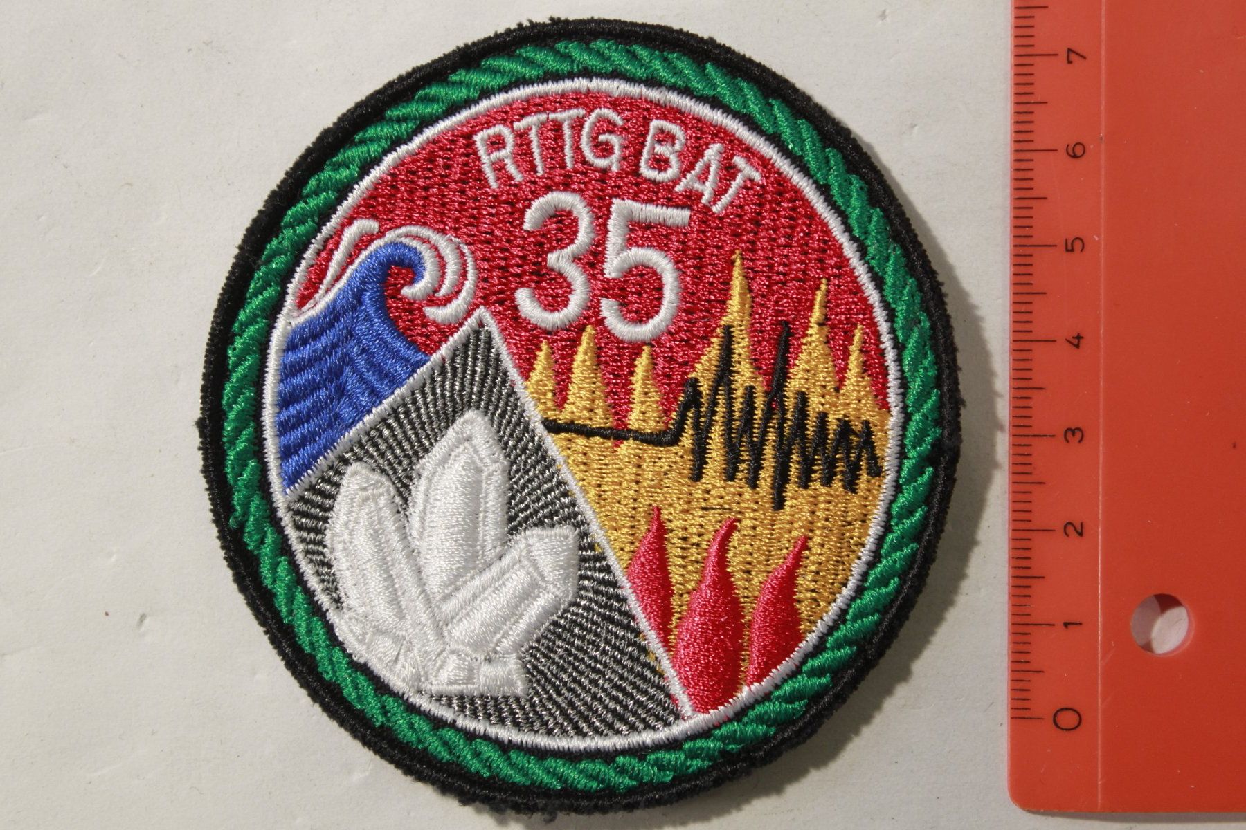 Schweizer Armee Placchette & Badge: bat 35 rttg – Usato da La plaine venduto da 7A6T2ME