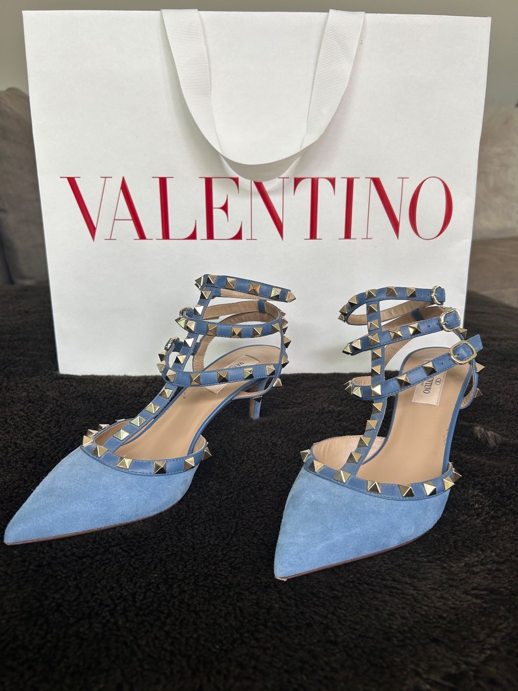 Valentino Scarpe da donna: Neue, ungetragene VALENTINO Garavani Rockstud Strap Pumps – Nuovo (secondo la descrizione) da Kilchberg ZH venduto da Anie.