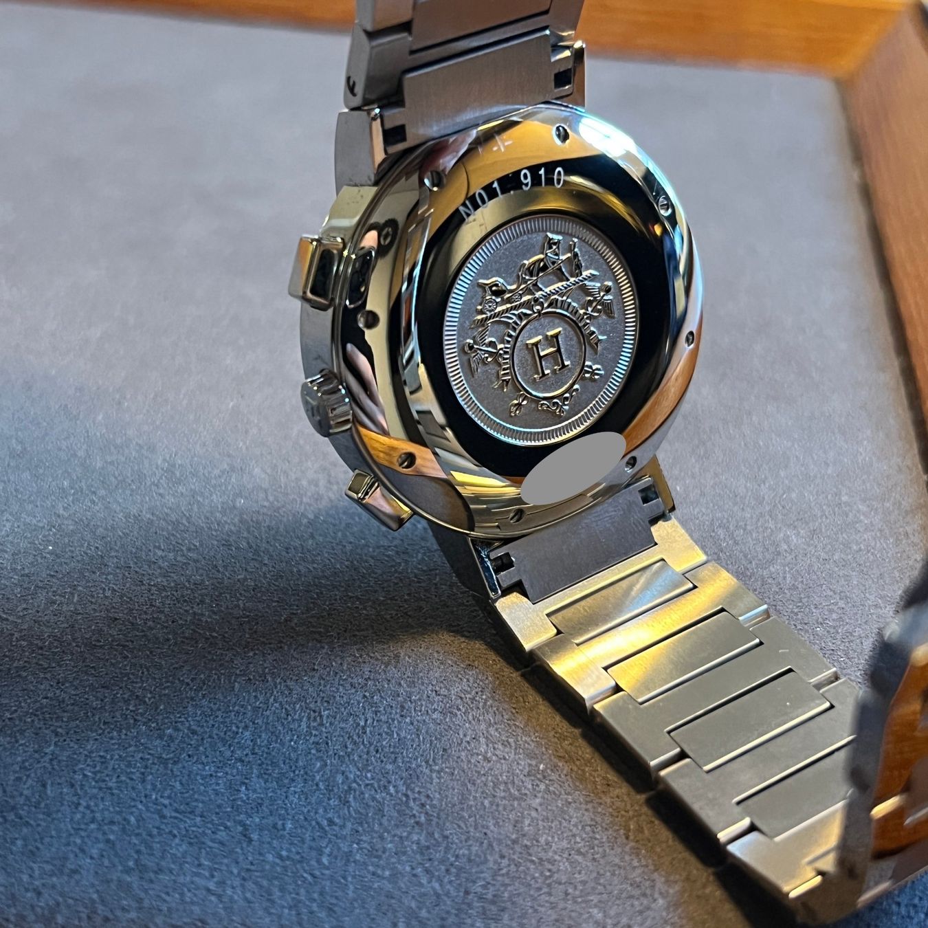 Hermès Orologi: Hermès Nomade Auto-Quartz Chronograph N01.910 – Usato da Carouge GE venduto da Watchaser 4