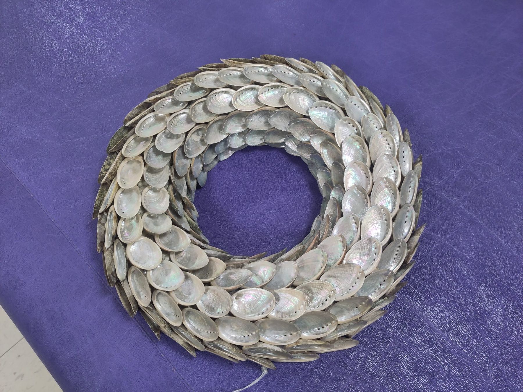 Tutte le decorazioni: Muschelkranz Deko 34cm Durchmesser – Usato da Studen SZ venduto da cith