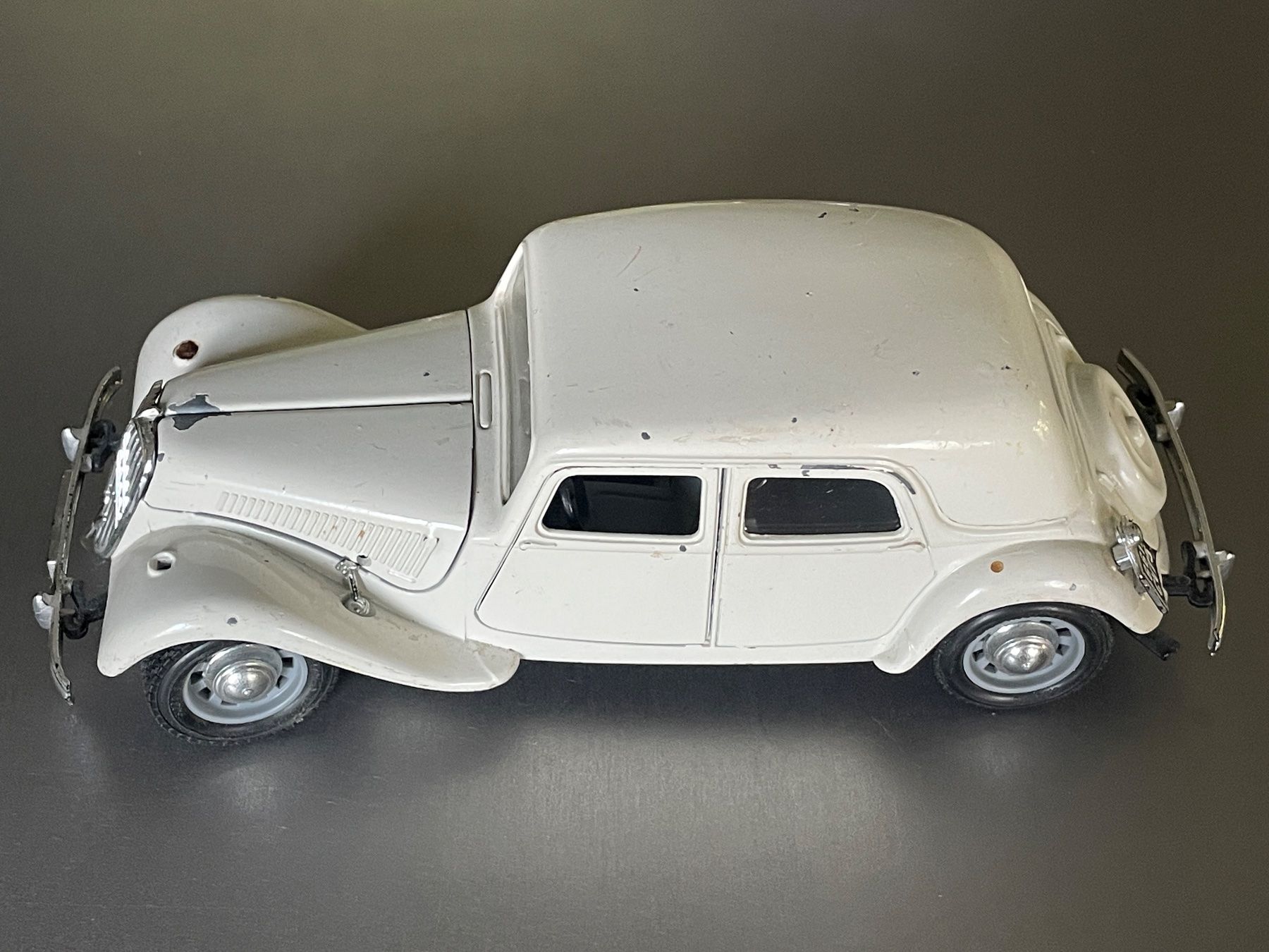Bburago Modellautos: Bburago Citroen T.A 15 CV 75/1:24 – Gebraucht aus Volketswil von rubin74 1
