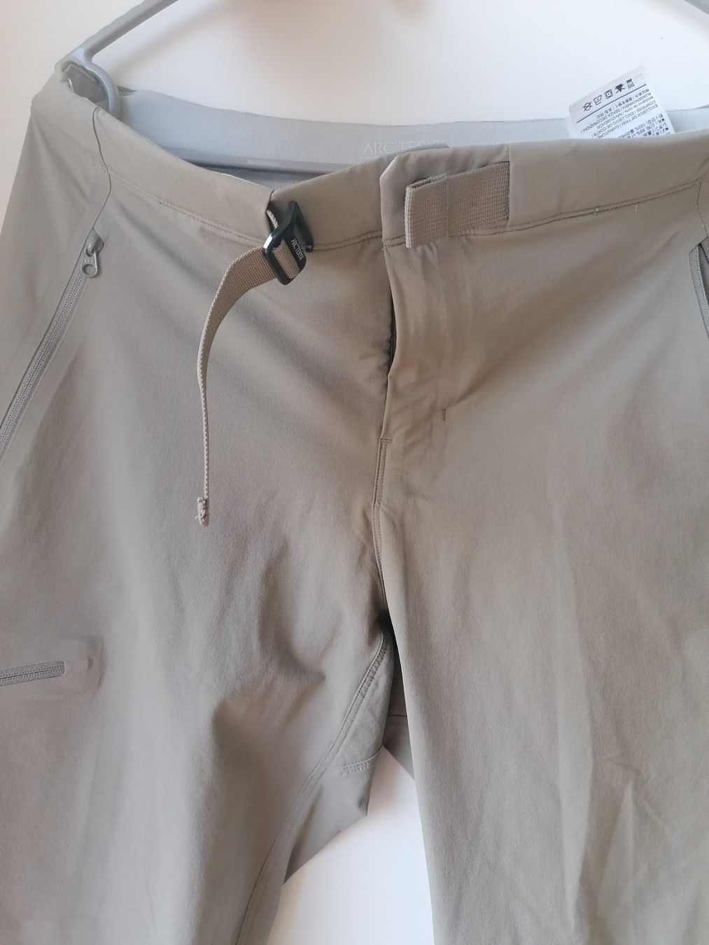 Arcteryx Pantaloni: Hose Arcteryx – Nuovo (secondo la descrizione) da Luzern venduto da zen_gx5k