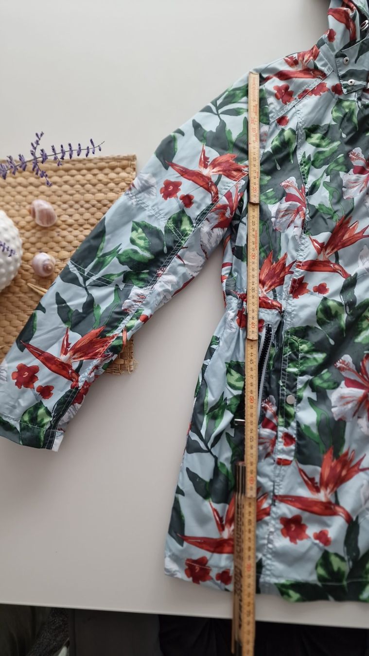 Deerberg Jacken: Leichte Regenjacke Deerberg – Gebraucht aus Haslen AI von jas_5dv9 1