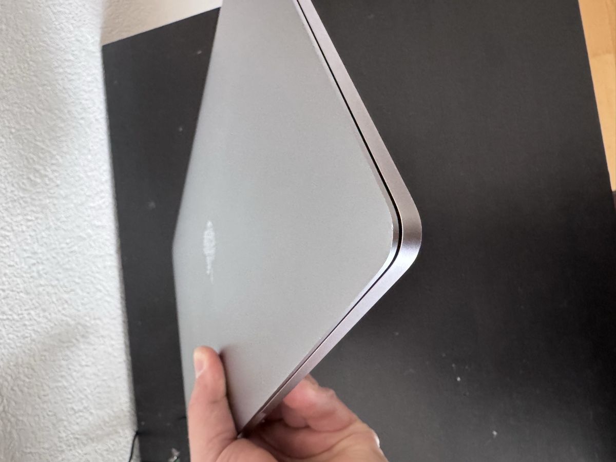 Apple Notebooks: MacBook Pro – Gebraucht aus Unterengstringen von vla_hg6q 4