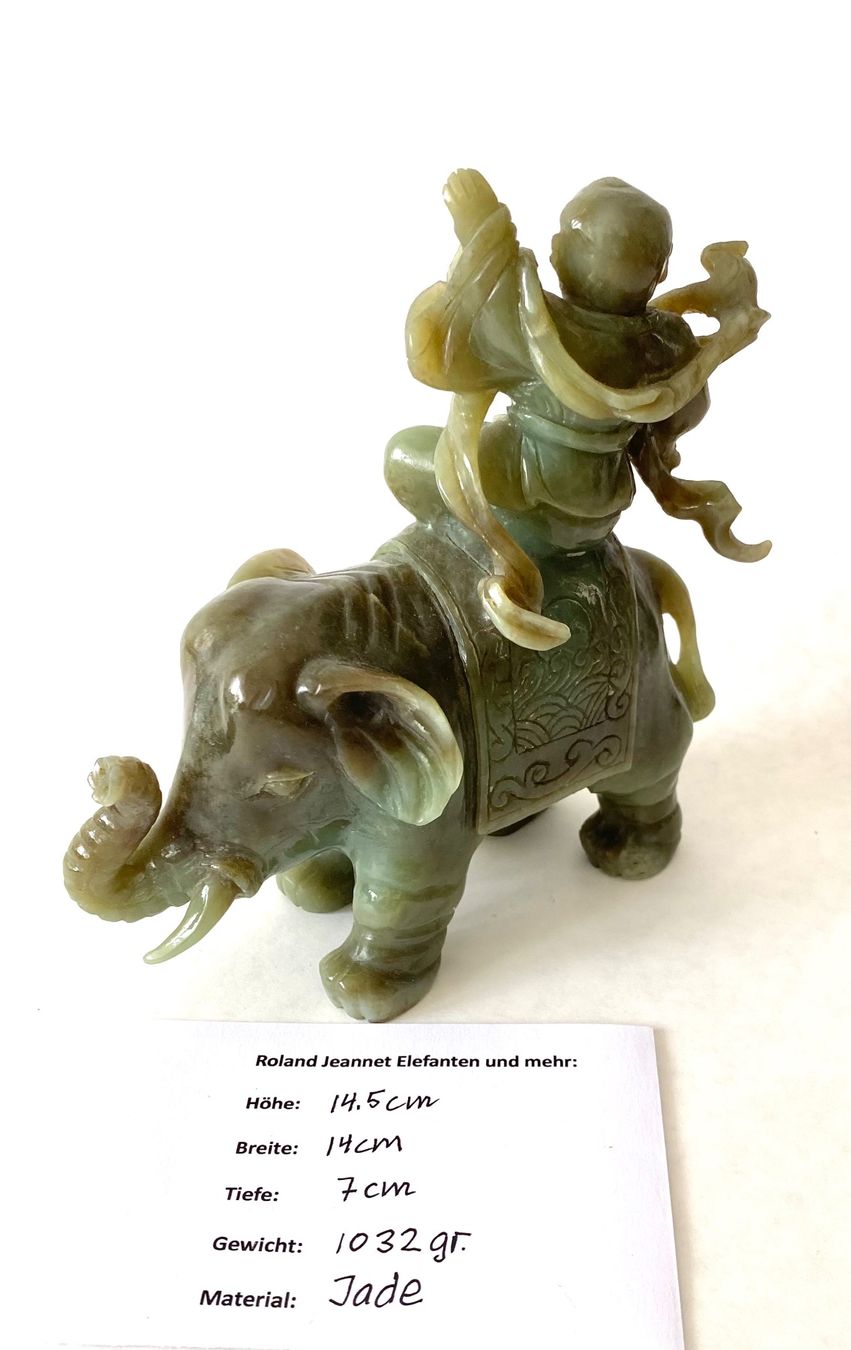 Statuette: Chinesische Jade Elephant Figur mit Reiter – Usato da Genève venduto da jea_6dbv