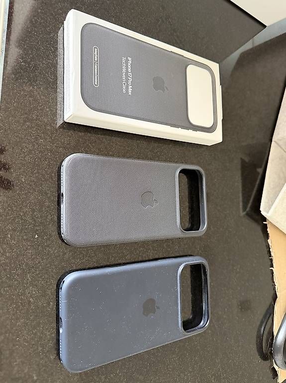 Apple Covers & Schutzfolien: iPhone 17 pro Max Original Hüllen – Gebraucht aus Möriken AG von veltro01