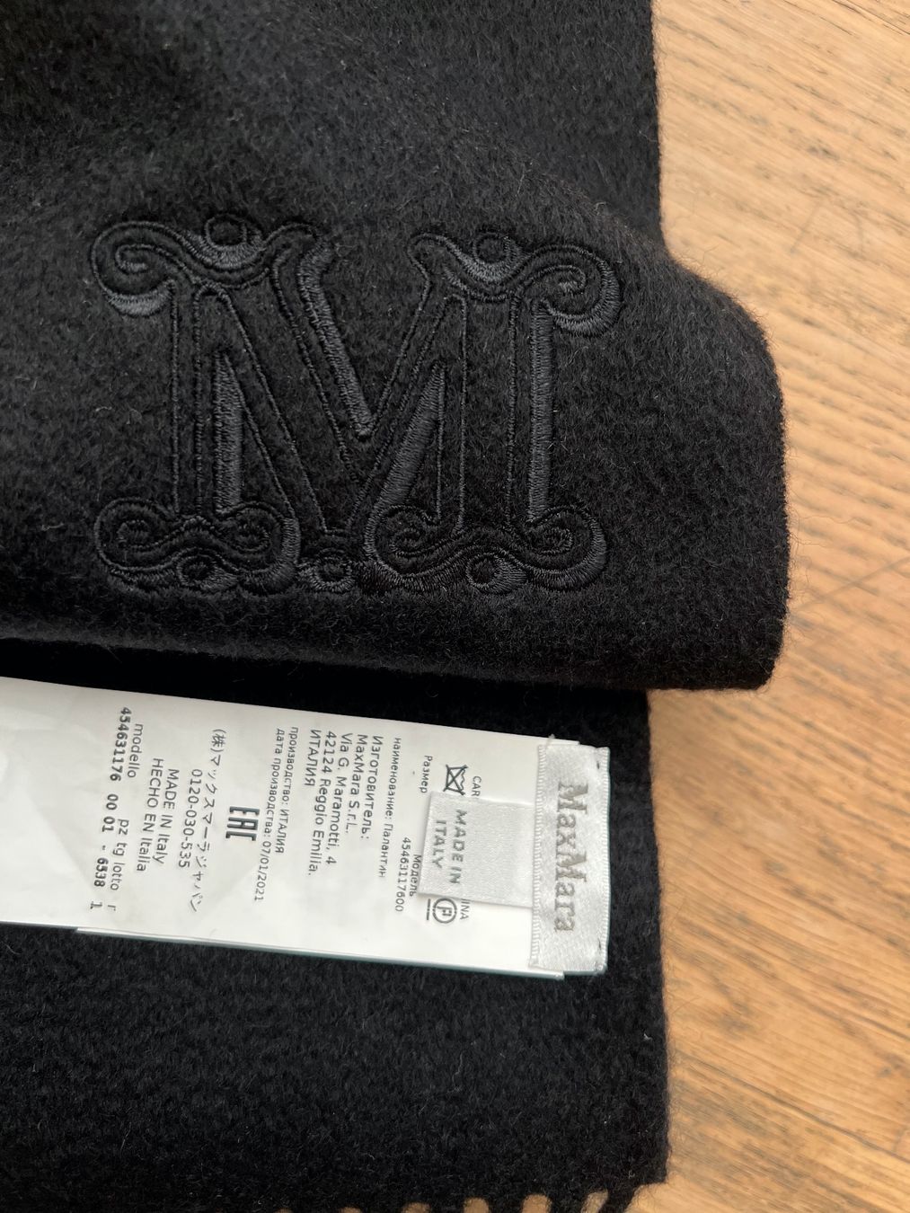 Max Mara Foulards, Tücher & Schals: MAX MARA Schal aus Kamelhaar, schwarz, original, NEU – Neu und originalverpackt aus Zürich von methee1107 4