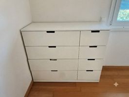 À saisir! Commode IKEA NORDLI 8 tiroirs, excellent état 