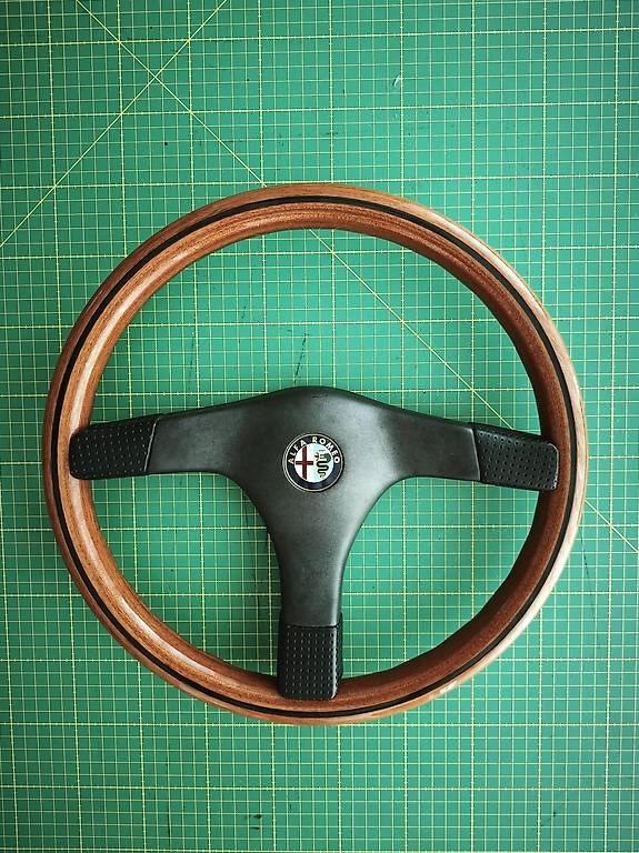 Tutti pezzi di ricambio auto: Alfa Romeo Nardi Lenkrad – Usato da Volketswil venduto da cebener80
